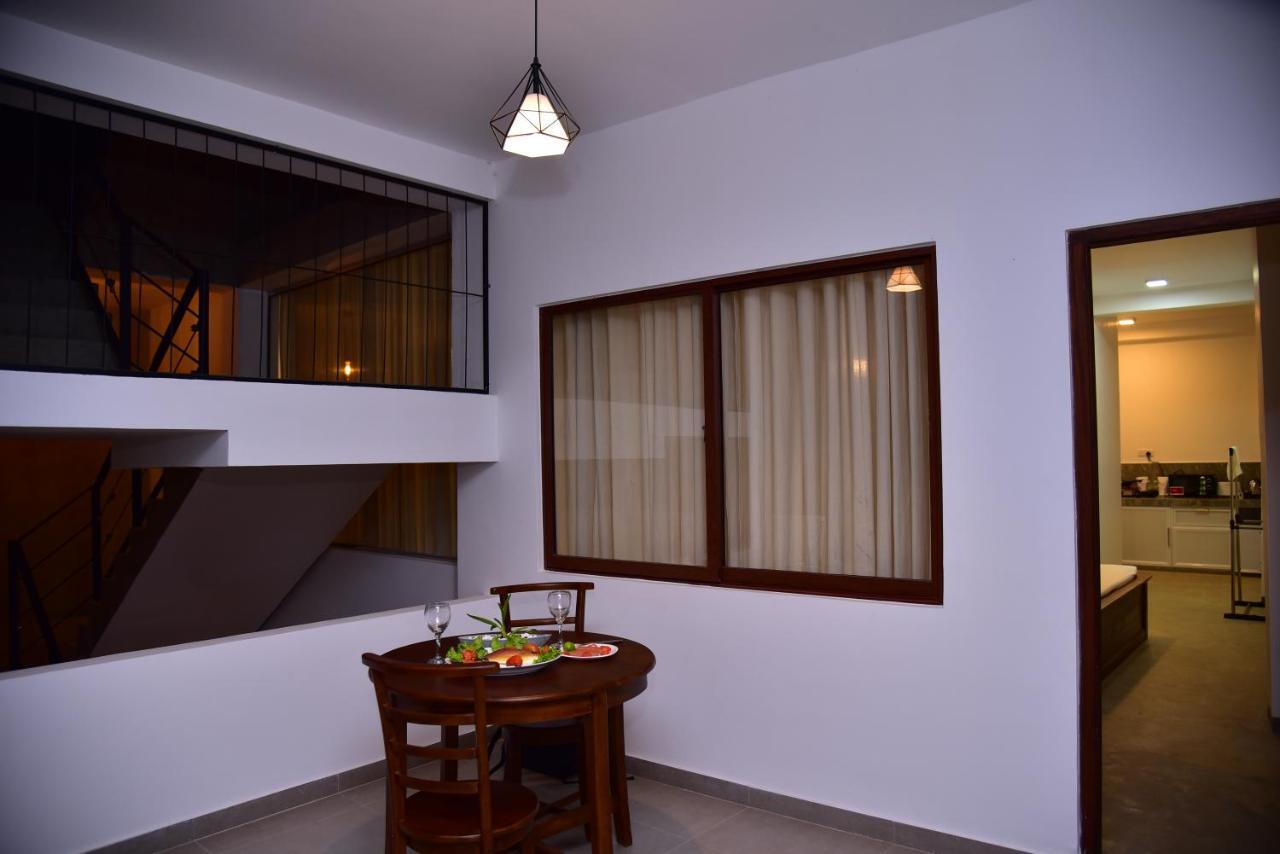 Lily Holiday Apartments Hikkaduwa Buitenkant foto