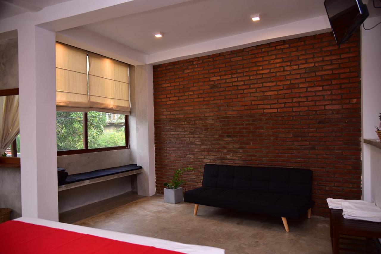Lily Holiday Apartments Hikkaduwa Buitenkant foto