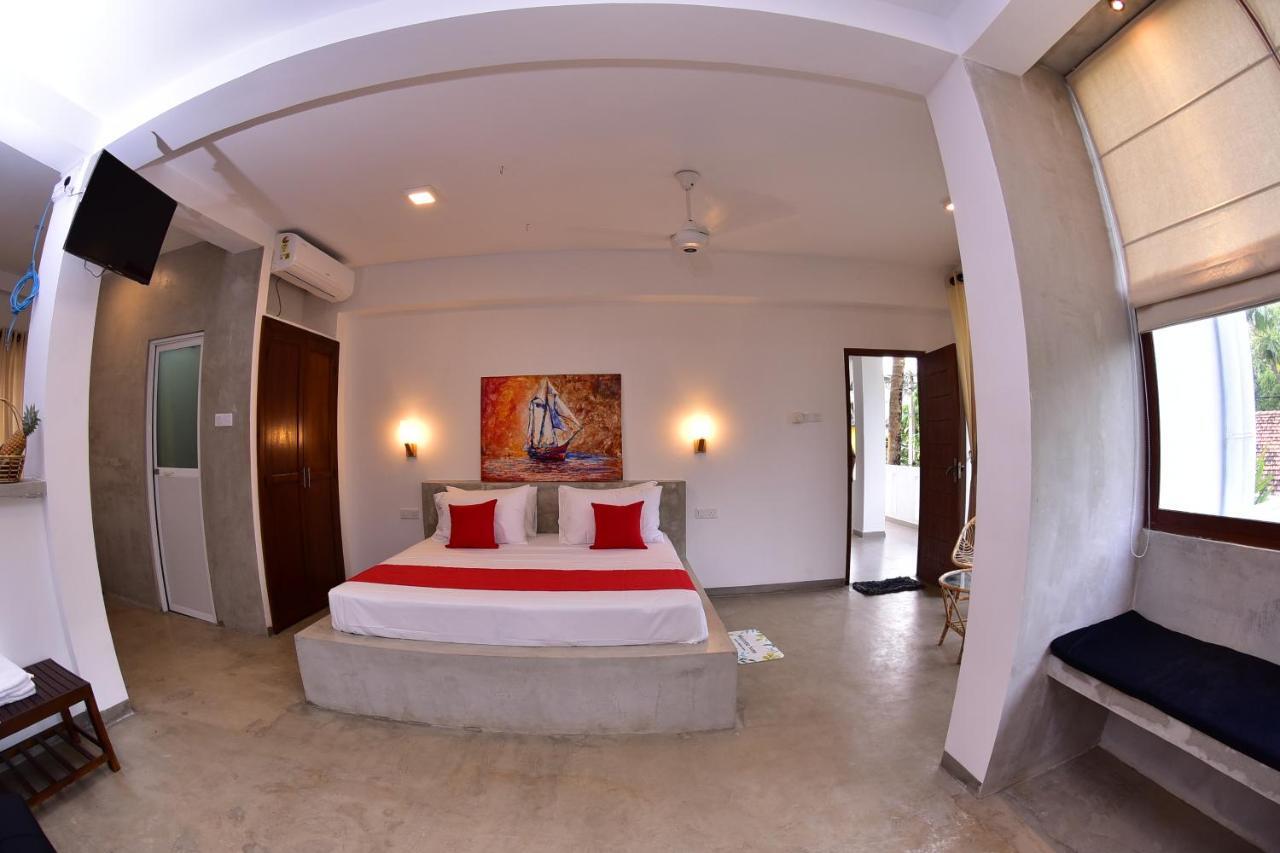 Lily Holiday Apartments Hikkaduwa Buitenkant foto