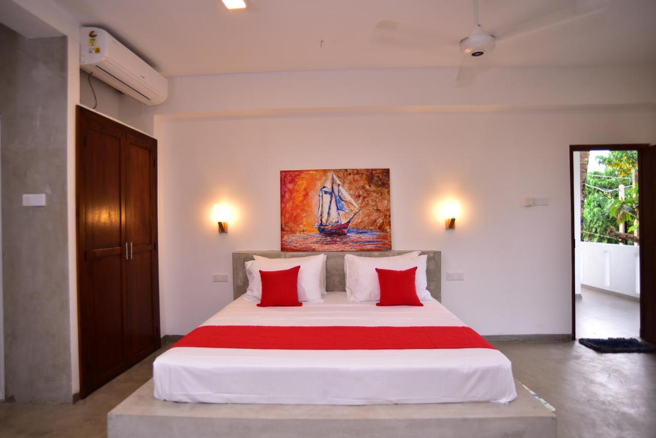 Lily Holiday Apartments Hikkaduwa Buitenkant foto
