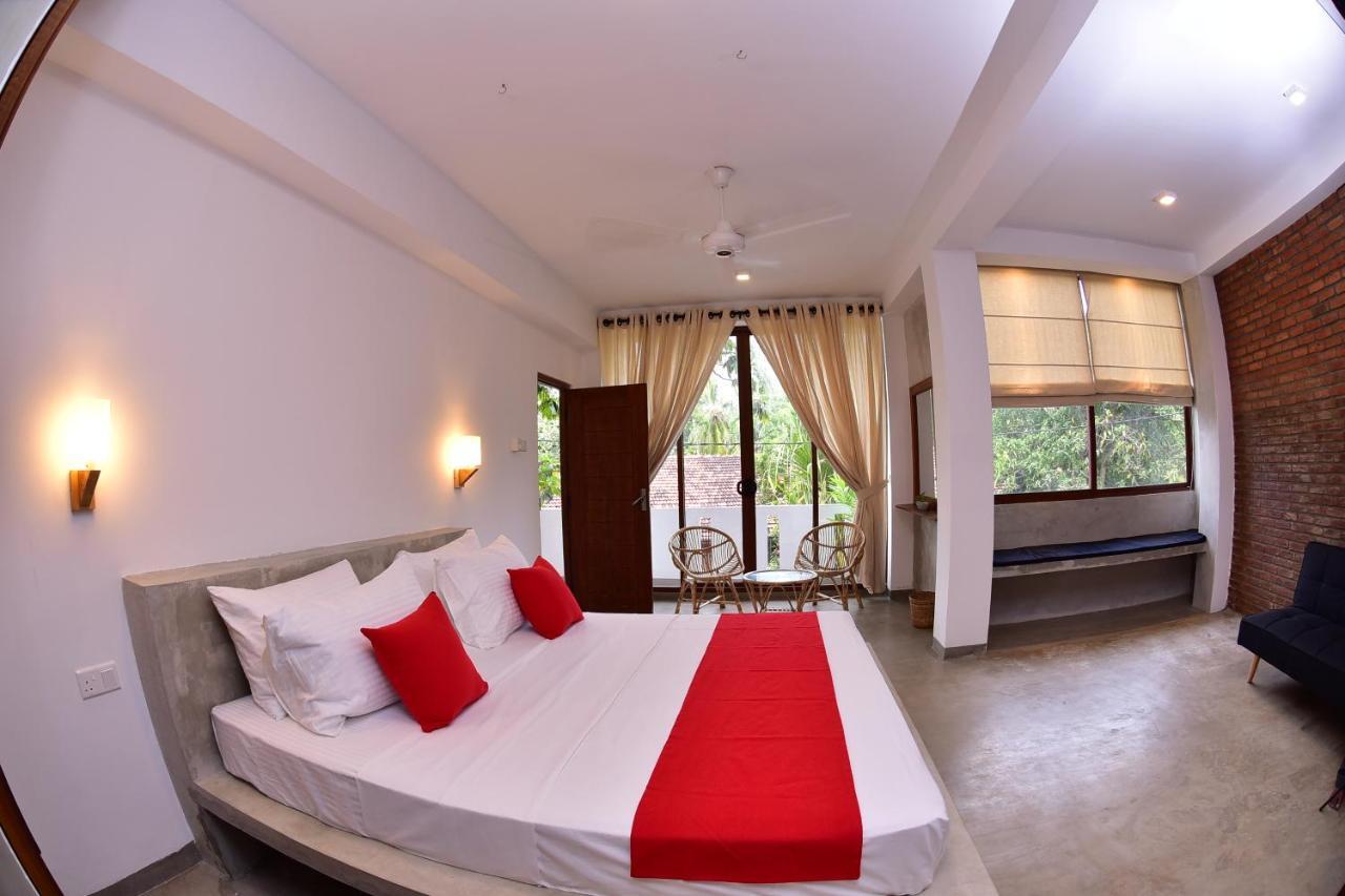 Lily Holiday Apartments Hikkaduwa Buitenkant foto